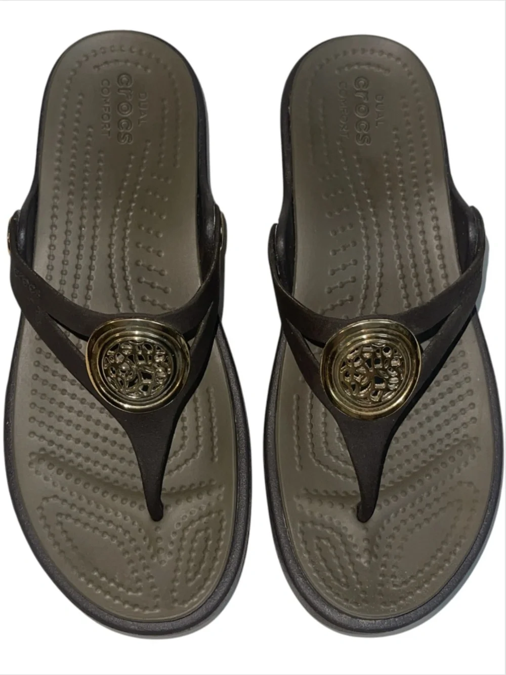 CROCS Sanrah Women Sz 5 Brown Gold Hammered Circle Rings Wedge Sandals Shoes